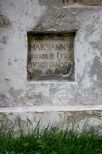 Puławy - tablica nagrobna przy kościele św. Józefa