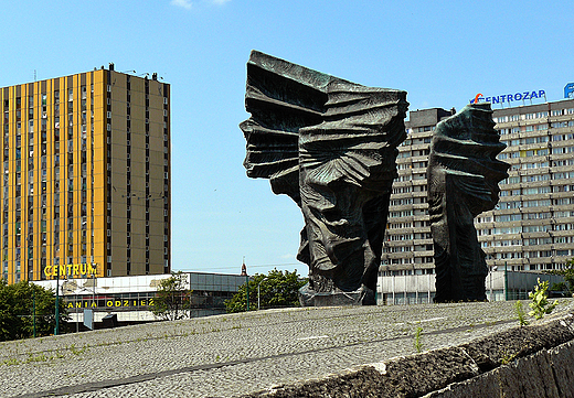 Katowice. Centrum z pomnikiem Powstacw lskich.