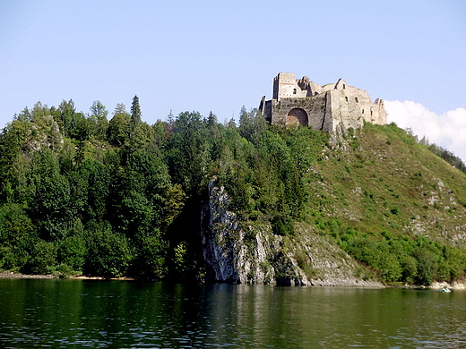 Czorsztyn - zamek na wzgrzu