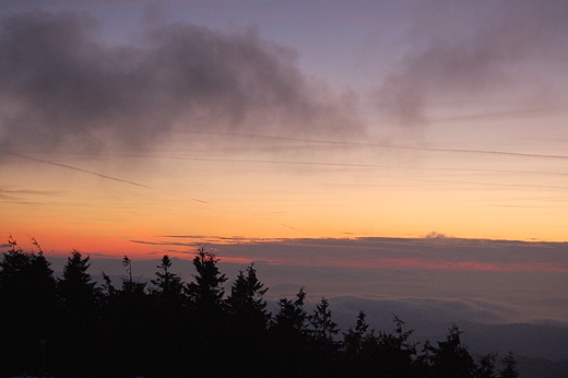 Wielka Racza jest naturaln przeszkod dla cigncych z poudnia chmur. Beskid ywiecki