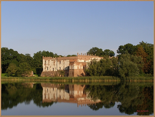 RENESANSOWY ZAMEK BASTIONOWY W KRUPEM