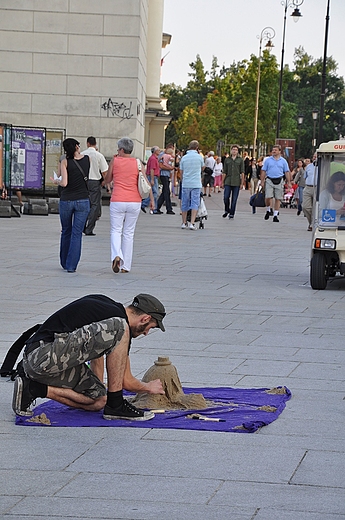 na Krakowskim Przedmieciu take mona robi zamki na piasku ;-)