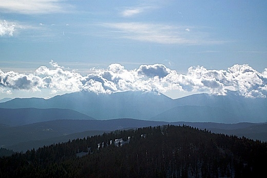Pasmo Ma�ej Fatry najlepiej widoczne jest z Hali na Ma�ej Raczy. Beskid �ywiecki