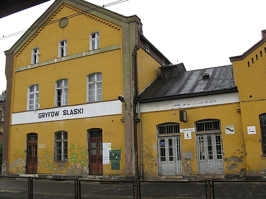 Gryfw lski - budynek stacji kolejowej