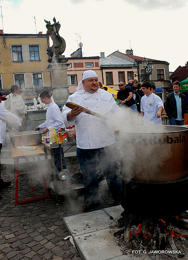 Kulinarna impreza na skoczowskim rynku