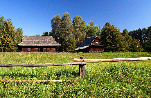 Grnoslaski Park Etnograficzny. Widok na zagrod kow.