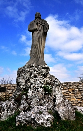 Figura w Sanktuarium Matki Bożej Skałkowej