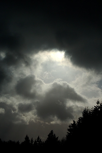 niegowe chmury nad szczytem Rycerzowej Wielkiej. Beskid ywiecki