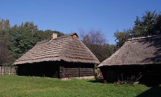 Grnolski Park Etnograficzny. Fragment zagrody redniobogatego chopa z rejonu Krasw.