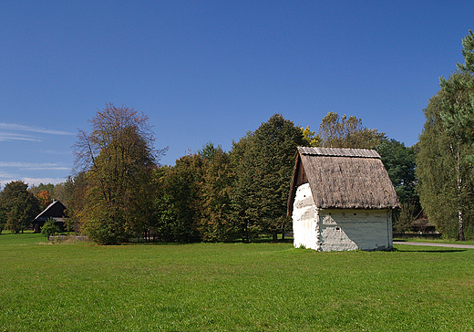 Grnolski Park Etnograficzny. Spichlerz chopski z Pszowa XVIIIXIX w.