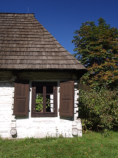 Grnolski Park Etnograficzny. Fragment chaupy garncarza z Kromoowa.