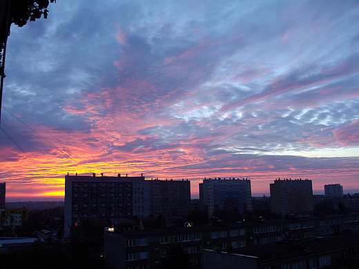 miasto budzi sie ze snu
