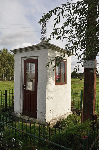 kapliczka na przedmieciach Krynek