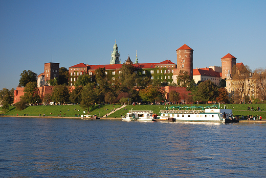 Krakw. Wawel widziany z bulwarw nadwilaskich.