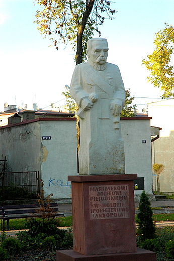 Annopol - pomnik Józefa Piłsudskiego
