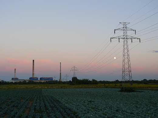 Elektrociepownia Siekierki w zachodzcym socu