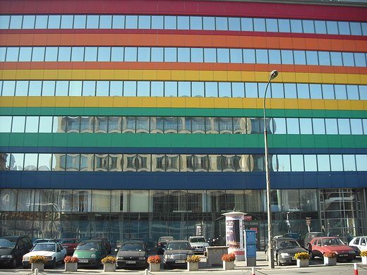 Warszawa. Tczowy budynek Urzdu Skarbowego Warszawa Praga.