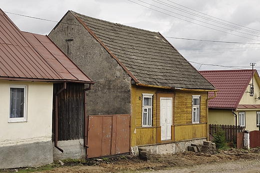 zabudowa drewniana w Krynkach (uliczka przy rynku)