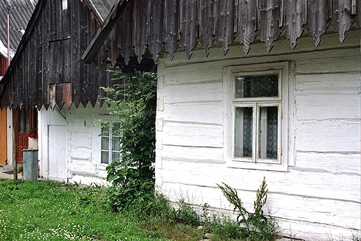 Jaliska - najstarsze domy (z poowy XIX w.) zachoway si w poudniowo-zachodniej pierzei rynku (Jaliski Park Krajobrazowy). Beskid Niski