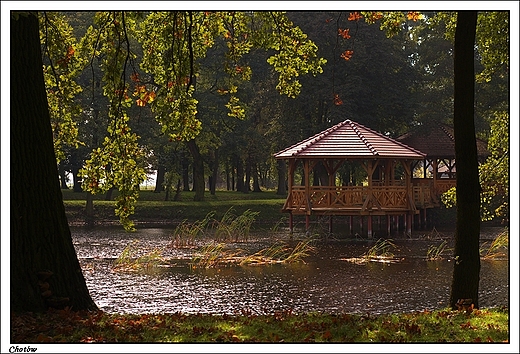 Chotw - XVIII wieczny park okalajcy klasycystyczny dwr z XIX w.