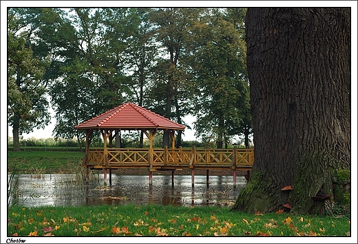 Chotw - XVIII wieczny park okalajcy klasycystyczny dwr z XIX w.