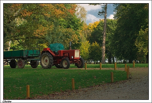 Chotw - XVIII wieczny park okalajcy klasycystyczny dwr z XIX w.