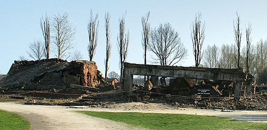 Obz koncentracyjny w  Brzezince - ruiny krematorium