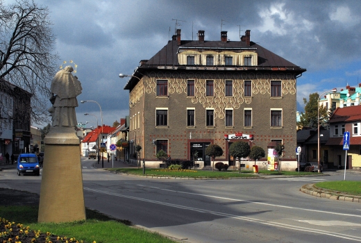 Bielsko-Biaa. Fragment placu przed kocioem Boego Ciaa.