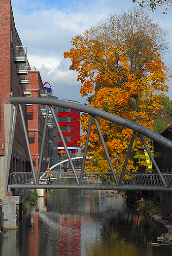 Bielsko-Biaa. Kadka nad Bia prowadzca do centrum Handlowego Sfera II