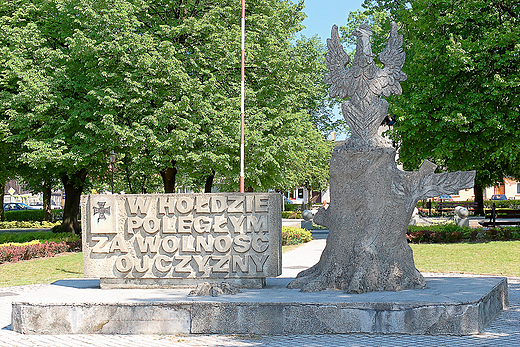 Zagrw - Duy Rynek - pomnik polegych za wolno ojczyzny