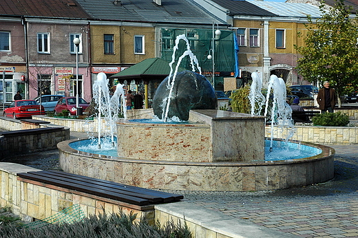 Chmielnik - fontanna przy rynku