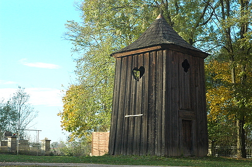 Zborwek - drewniana dzwonnica