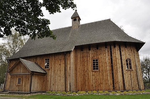 drewniany kościółek w Boguszycach