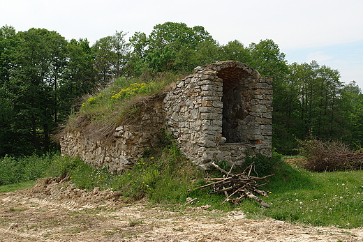 Kamienna piwnica. Bczkw