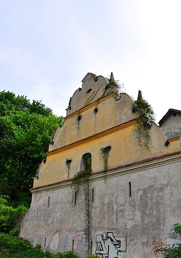 Niszczejca ciana spichlerza w Kazimierzu nad Wis