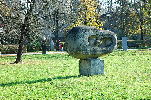Kielce - rzeba na skwerze