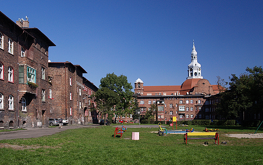 Nikiszowiec. Familoki od strony podwrza.