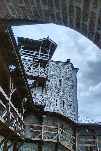 Zamek w Korzkwi - XIVw - widok na wie