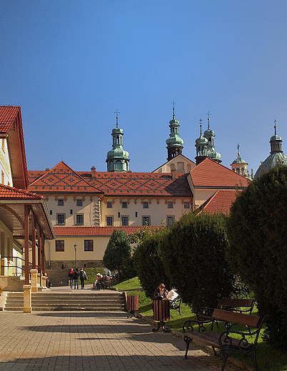 Kalwaria Zebrzydowska. Klasztor OO. Bernardynw i koci MB Anielskiej.