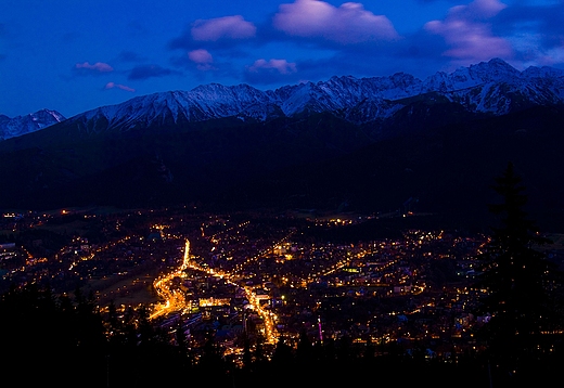 Zakopane w godzinach wieczornych