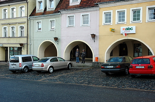 Lubomierz - kamieniczki z podcieniami