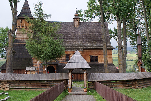 XV- wieczny drewniany kościół w Dębnie