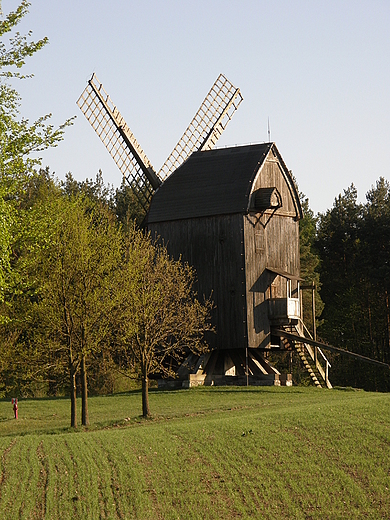 Skansen w Olsztynku - wiatrak