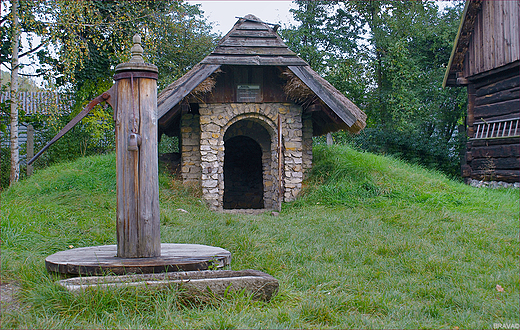 Muzeum Wsi Opolskiej - piwnica z Dbrwki Dolnej ze studni