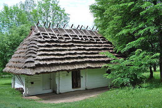 Skansen w Sanoku. Chaupa biedniacka z Niebocka, 1901 r.