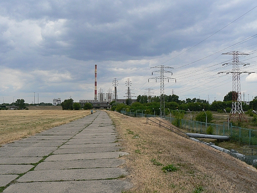 cieka rowerowa zrobiona na ciece technologicznej Elektrocieplowni era