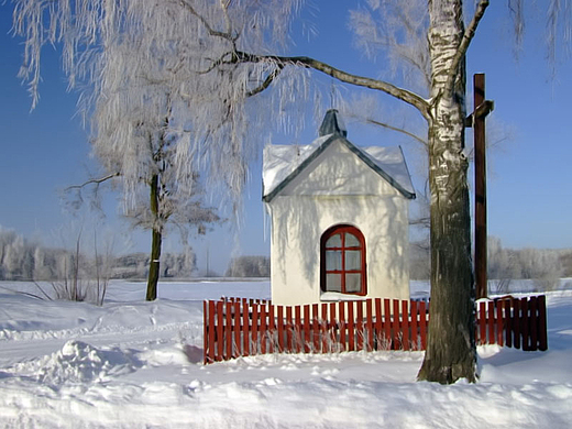 Kapliczka we wsi Sudzianka. Podlasie