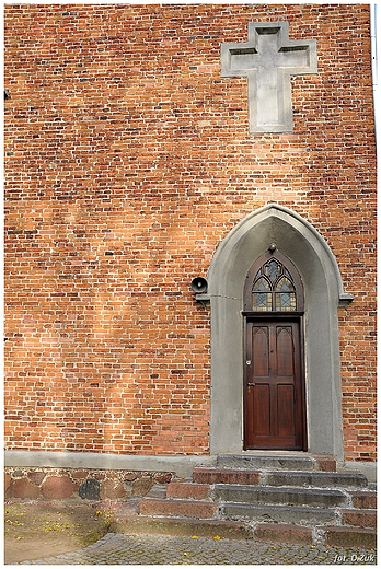 Koci p.w. Opieki Matki Boej. Osiciny