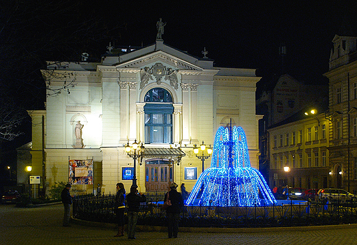 Eklektyczny z 1890r. gmach teatru.