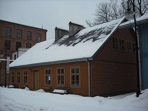 d. Skansen dzkiej Architektury Drewnianej.